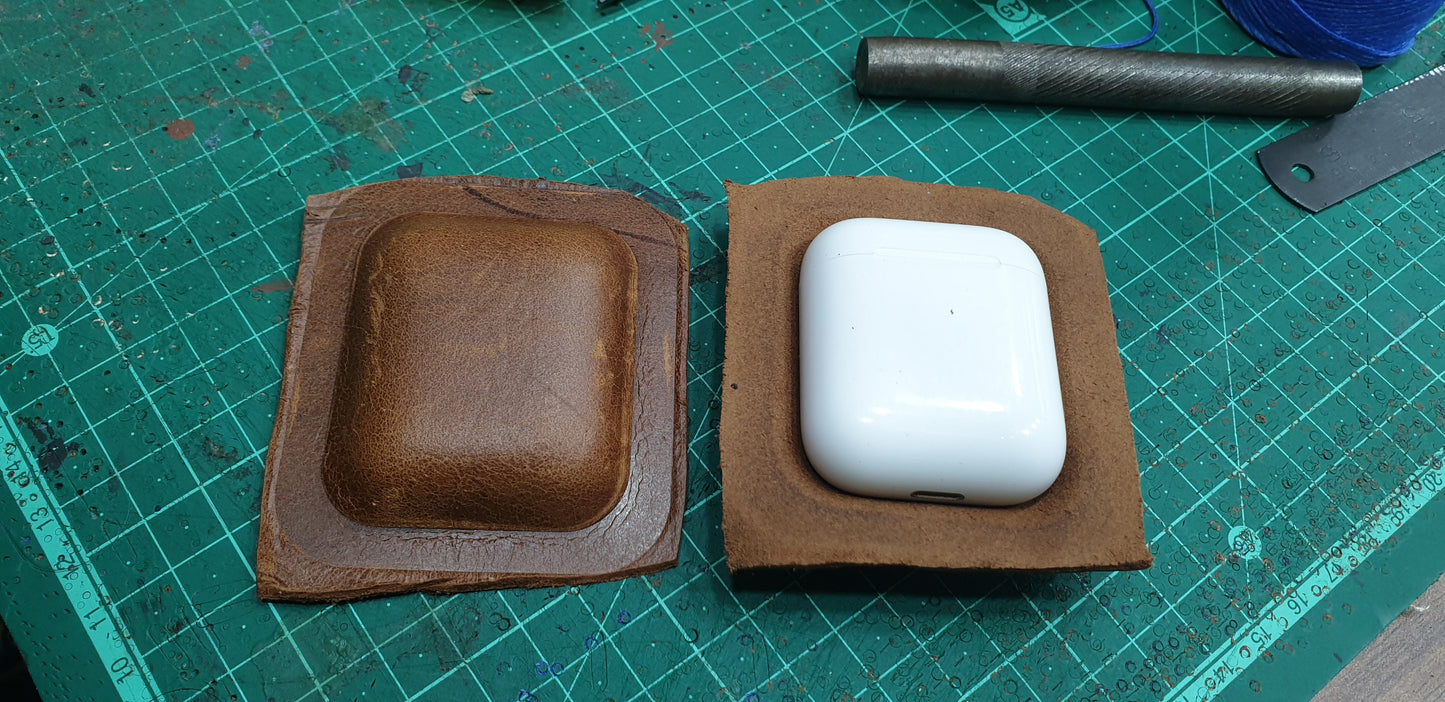 Vintage brown leather airpods case - Indianleathercraft