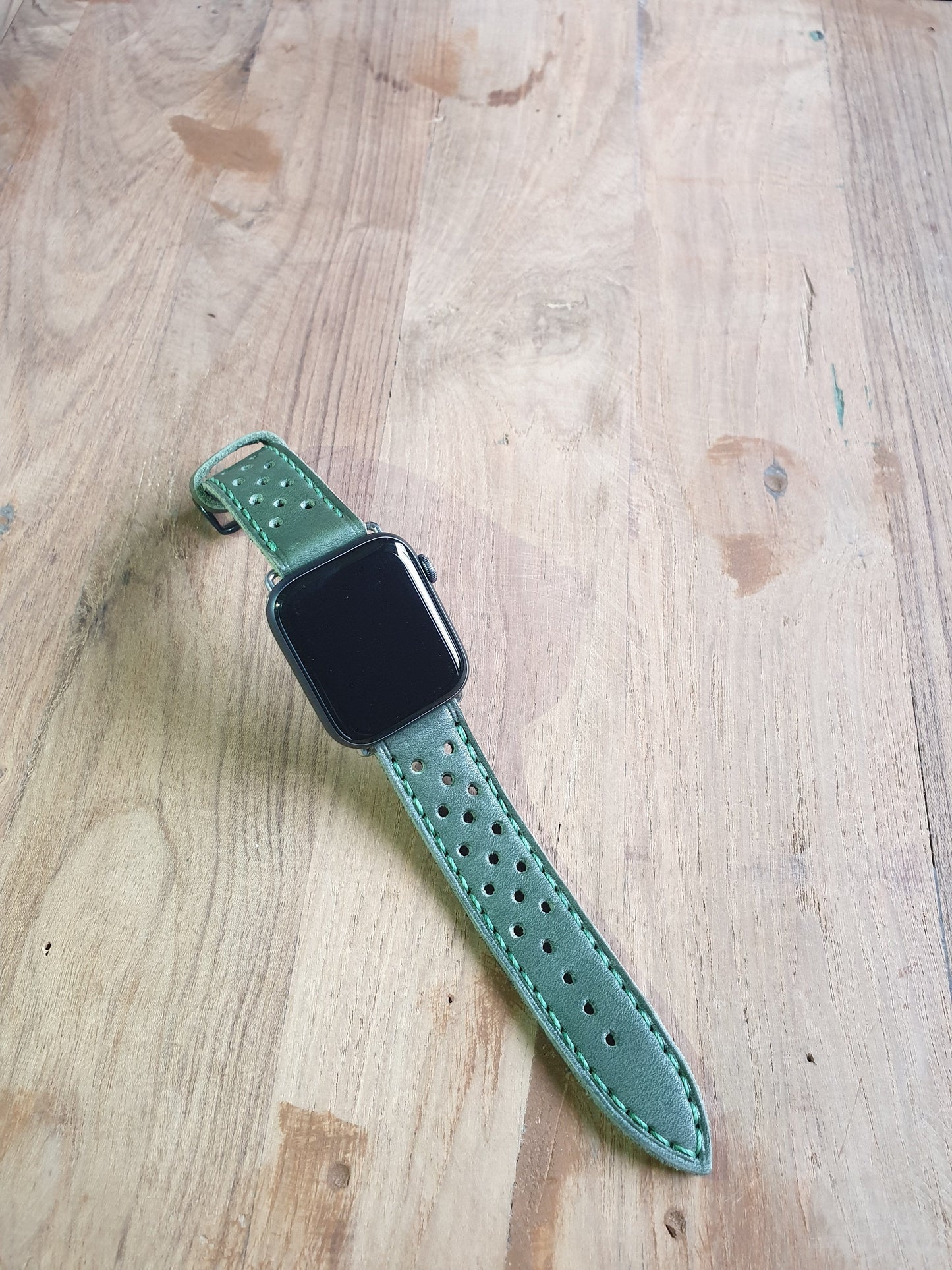 Indianleathercraft Handmade green leather apple watch strap