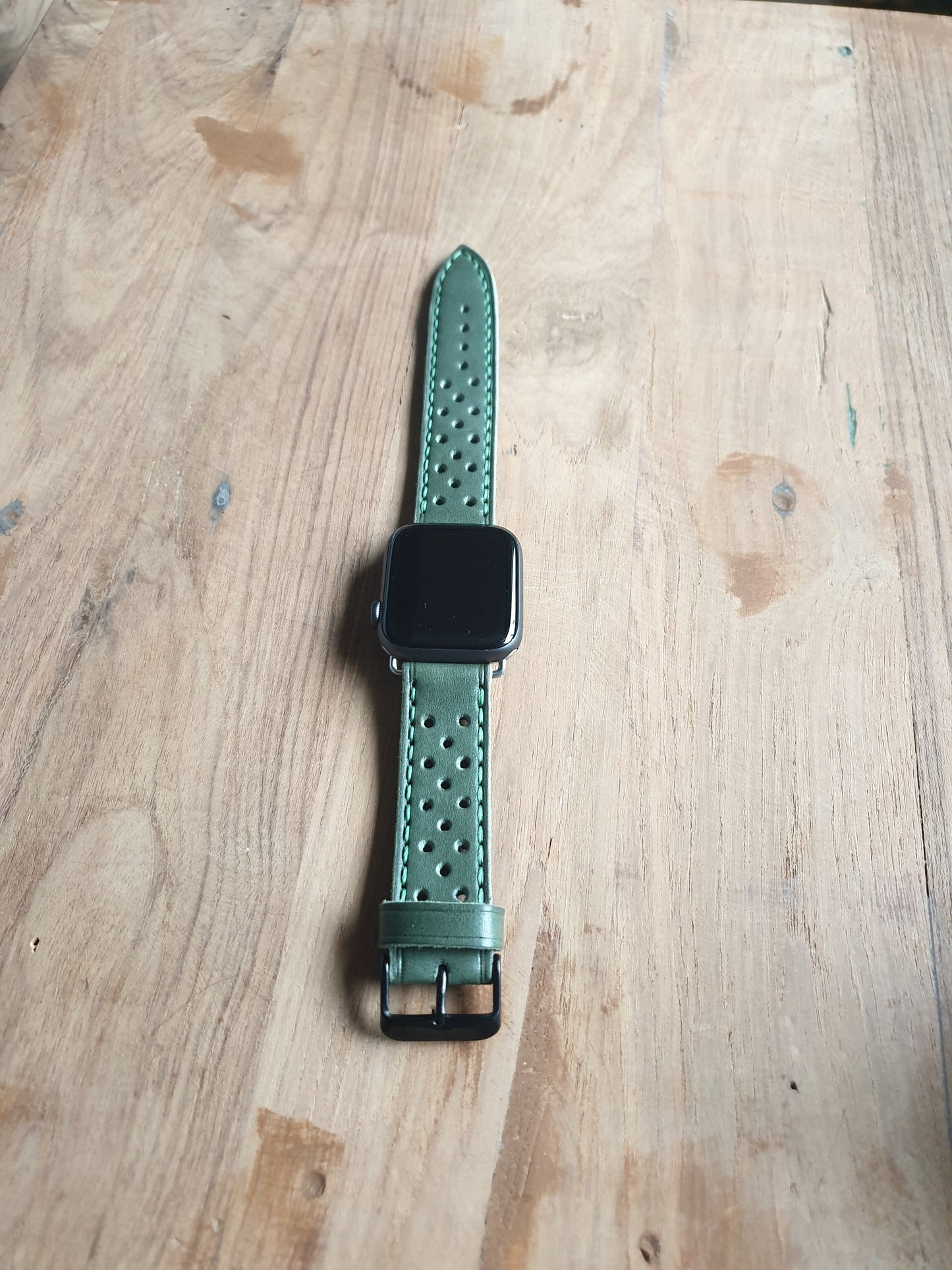 Indianleathercraft Handmade green leather apple watch strap