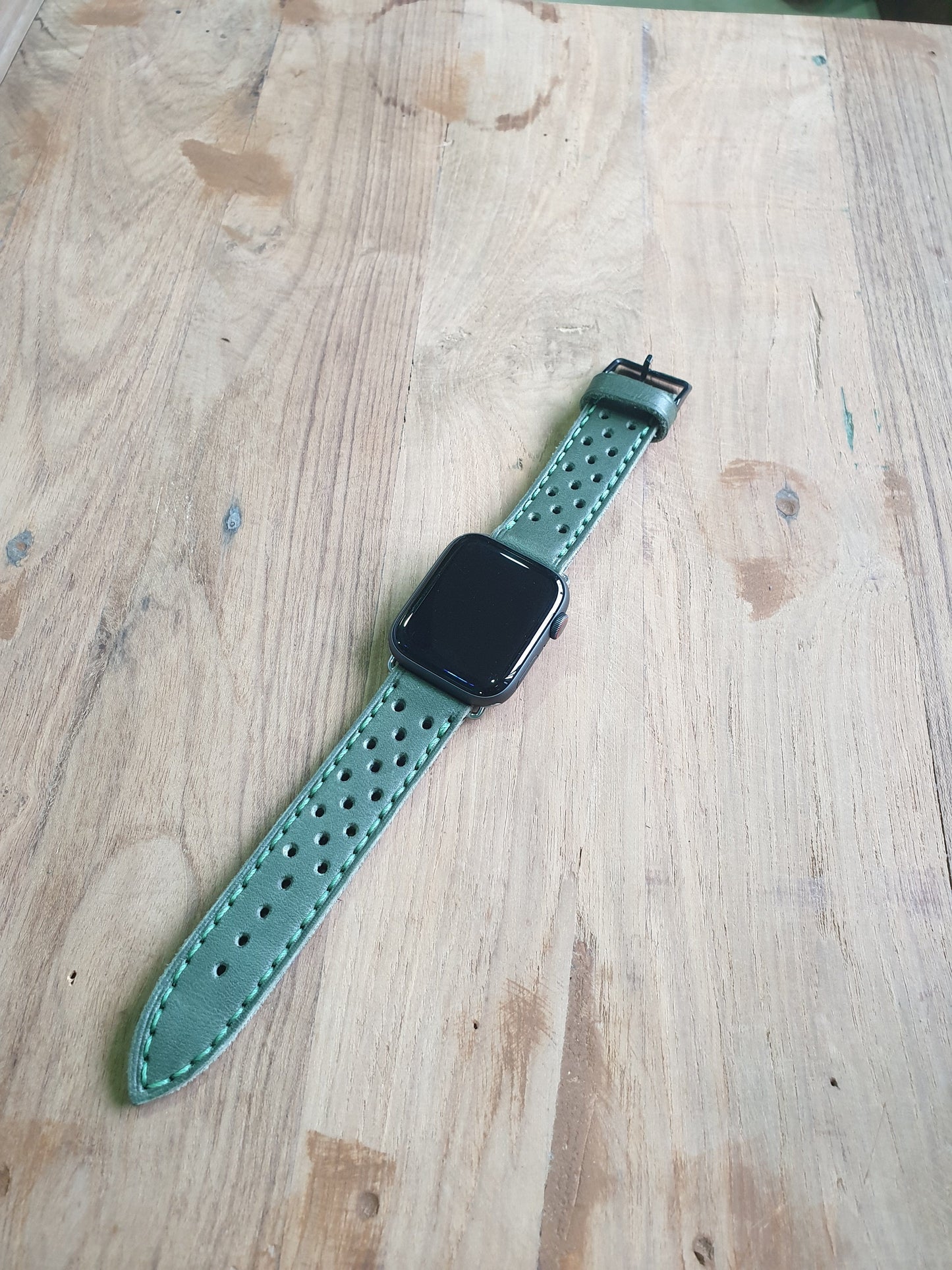 Indianleathercraft Handmade green leather apple watch strap