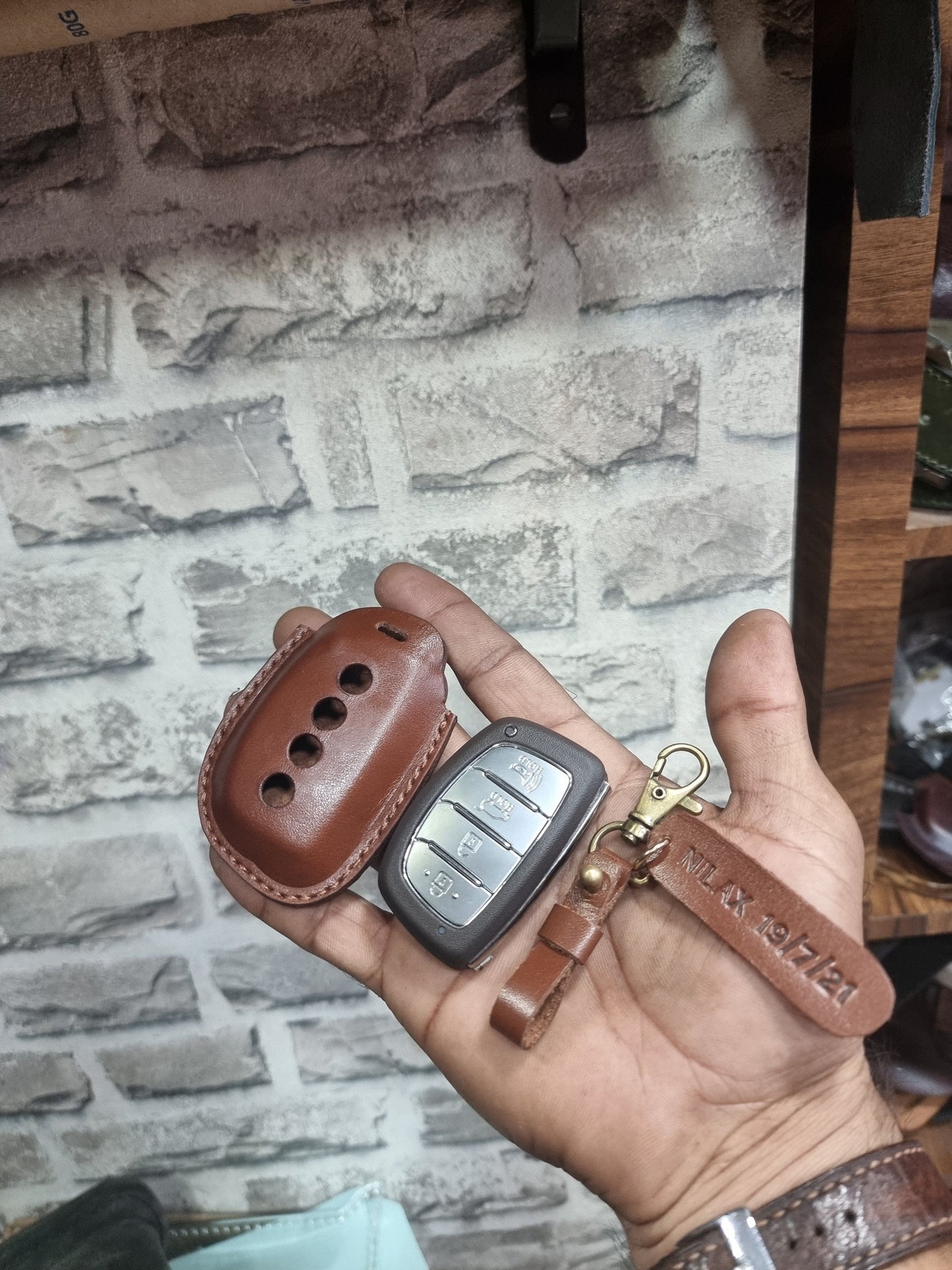 Indianleathercraft hyundai Hyundai venue leather case