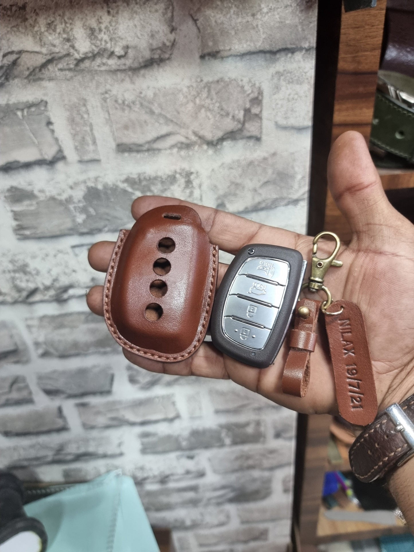 Indianleathercraft hyundai Light brown Hyundai venue leather case
