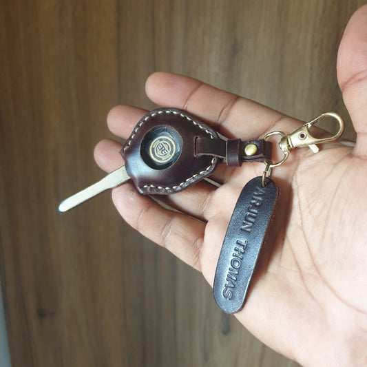 Indianleathercraft Re classic 350 brown Royal enfield classic 350 key cover with key