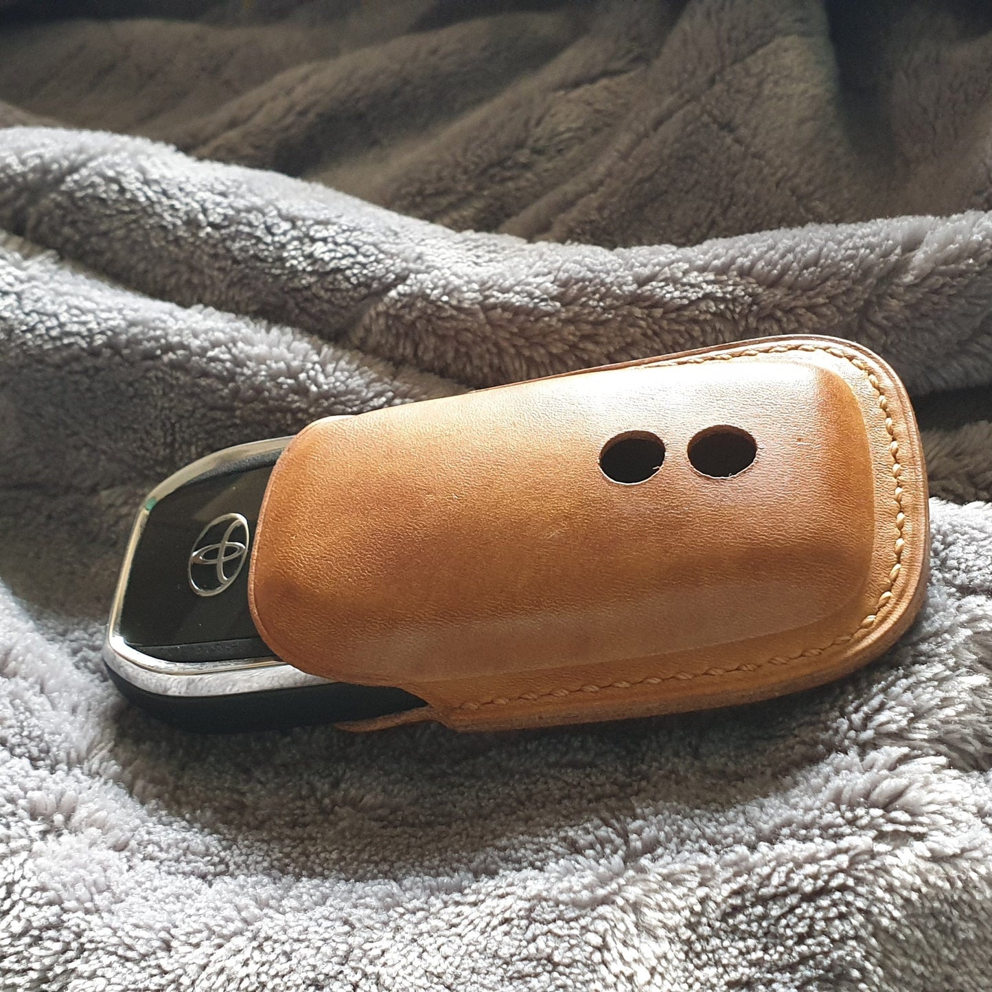 Toyota innova leather case - Indianleathercraft