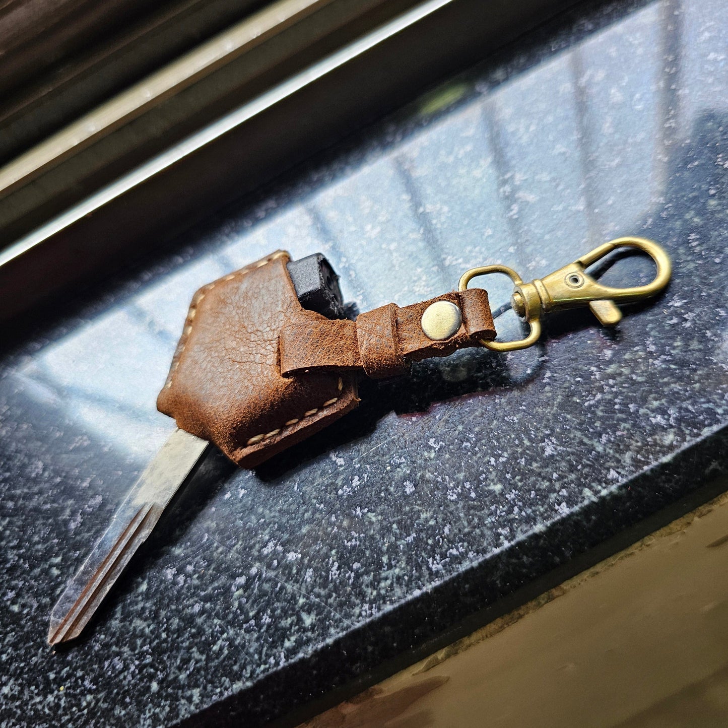 Indianleathercraft Vintage brown Suzuki access 125 leather keycover