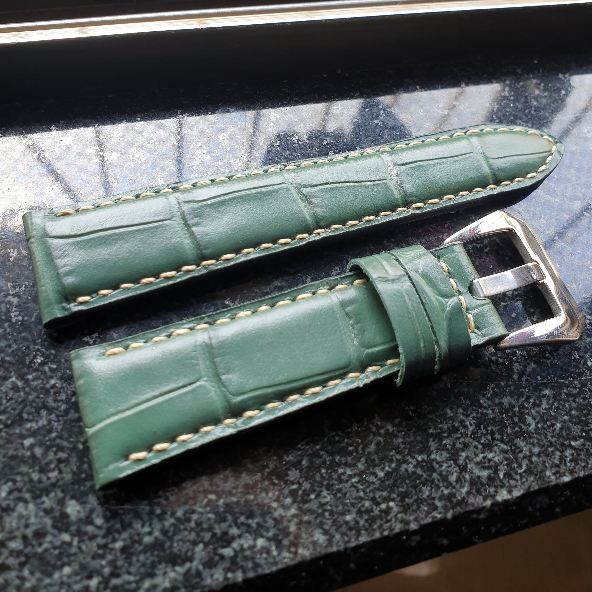 Indianleathercraft 20mm Handmade green leather strap