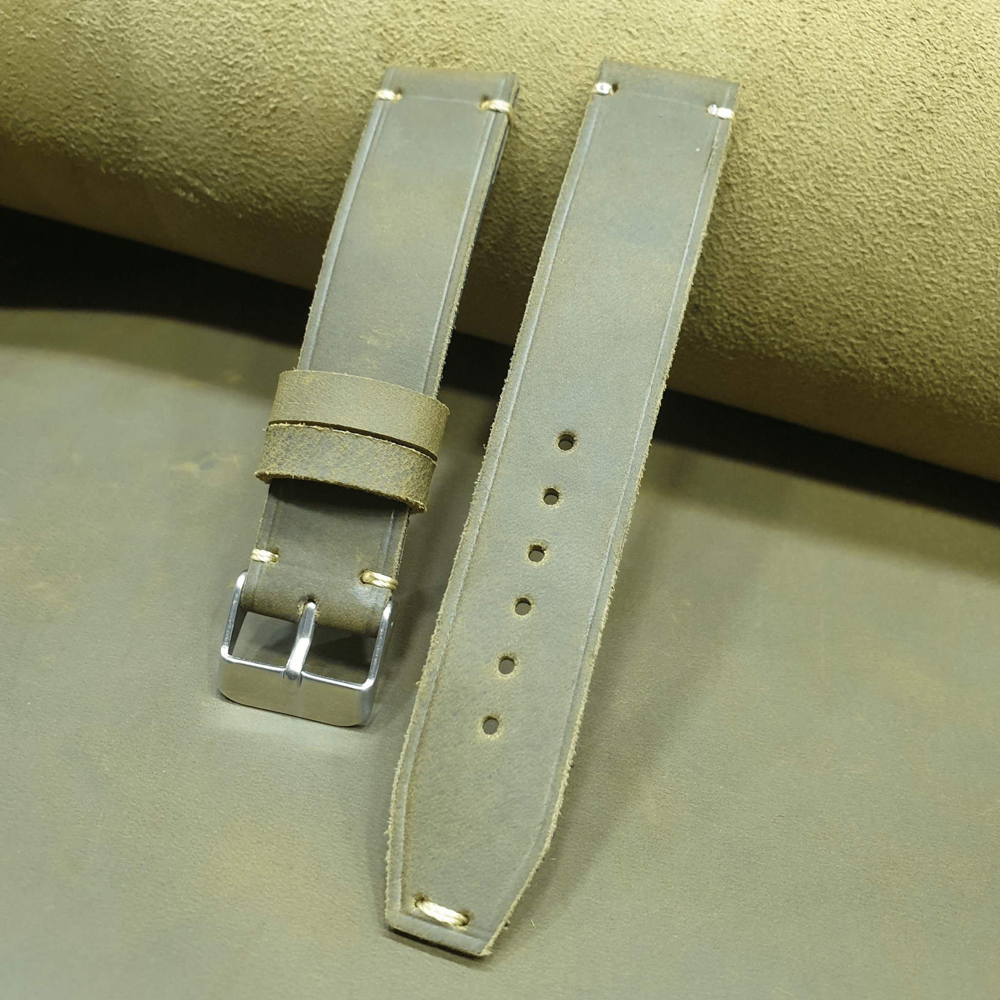 Indianleathercraft 22mm Handmade olive green leather strap