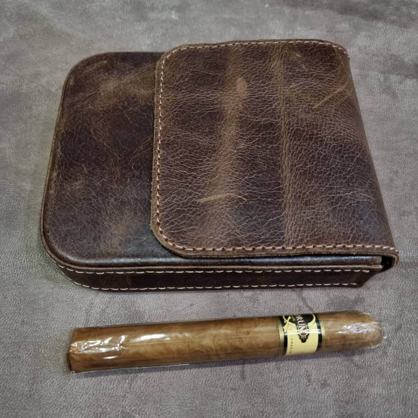 Handmade luxury leather cigar case - indian leather craft