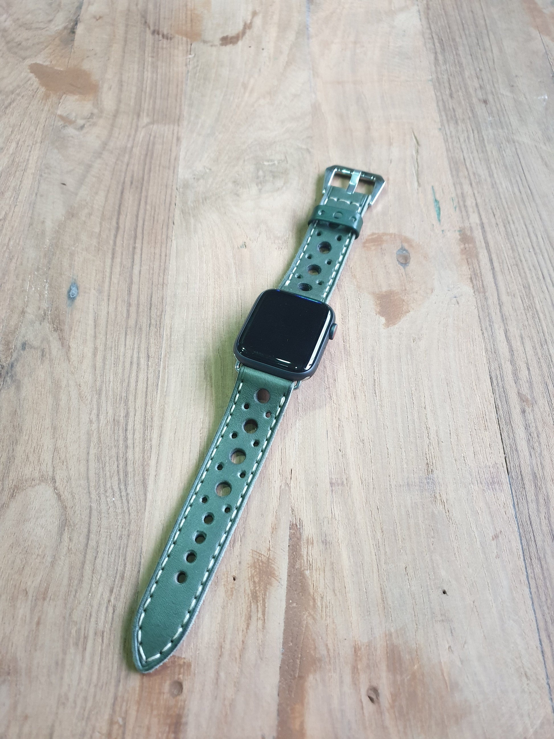 Indianleathercraft Handmade green leather apple watch strap