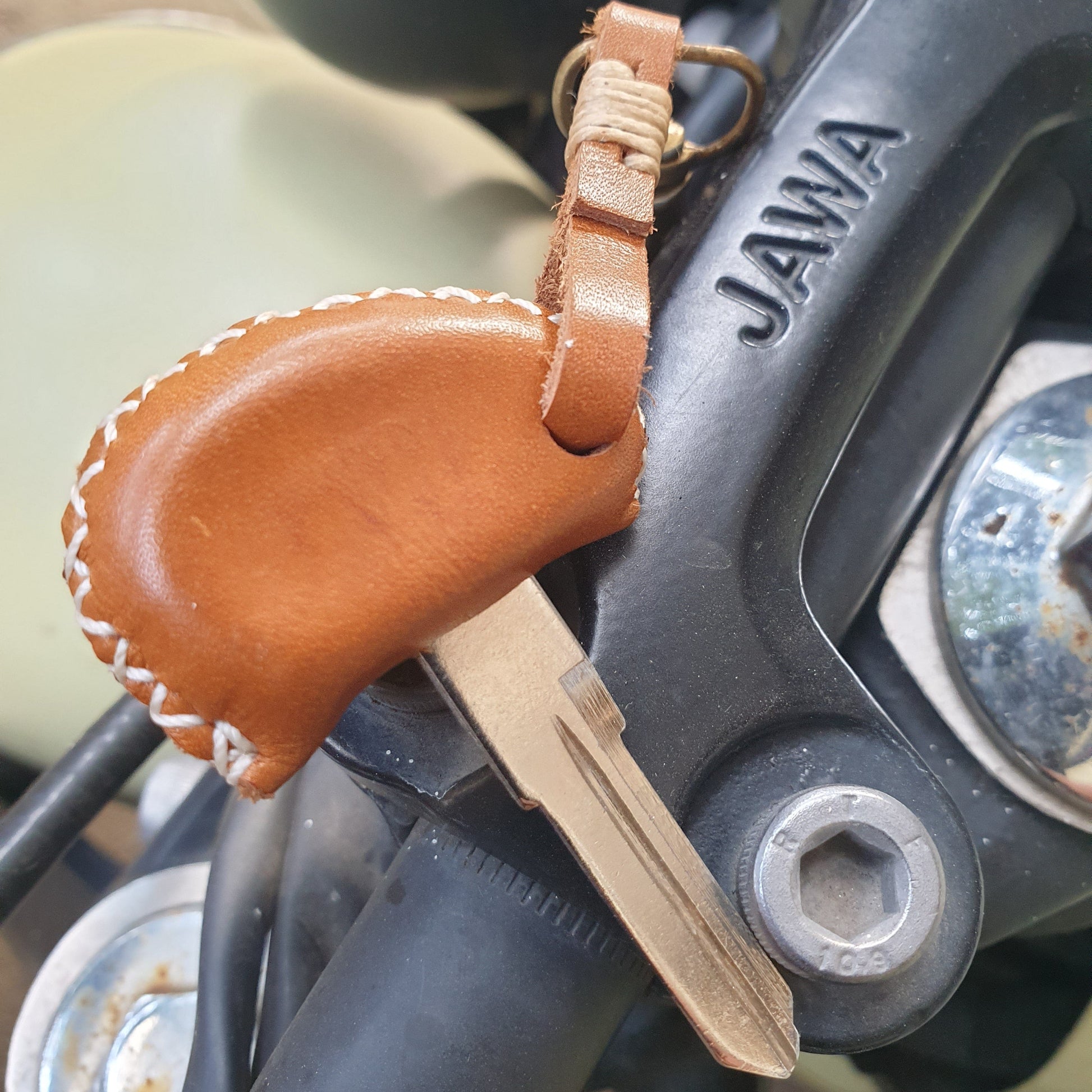 Indianleathercraft Handmade Jawa leather key cover