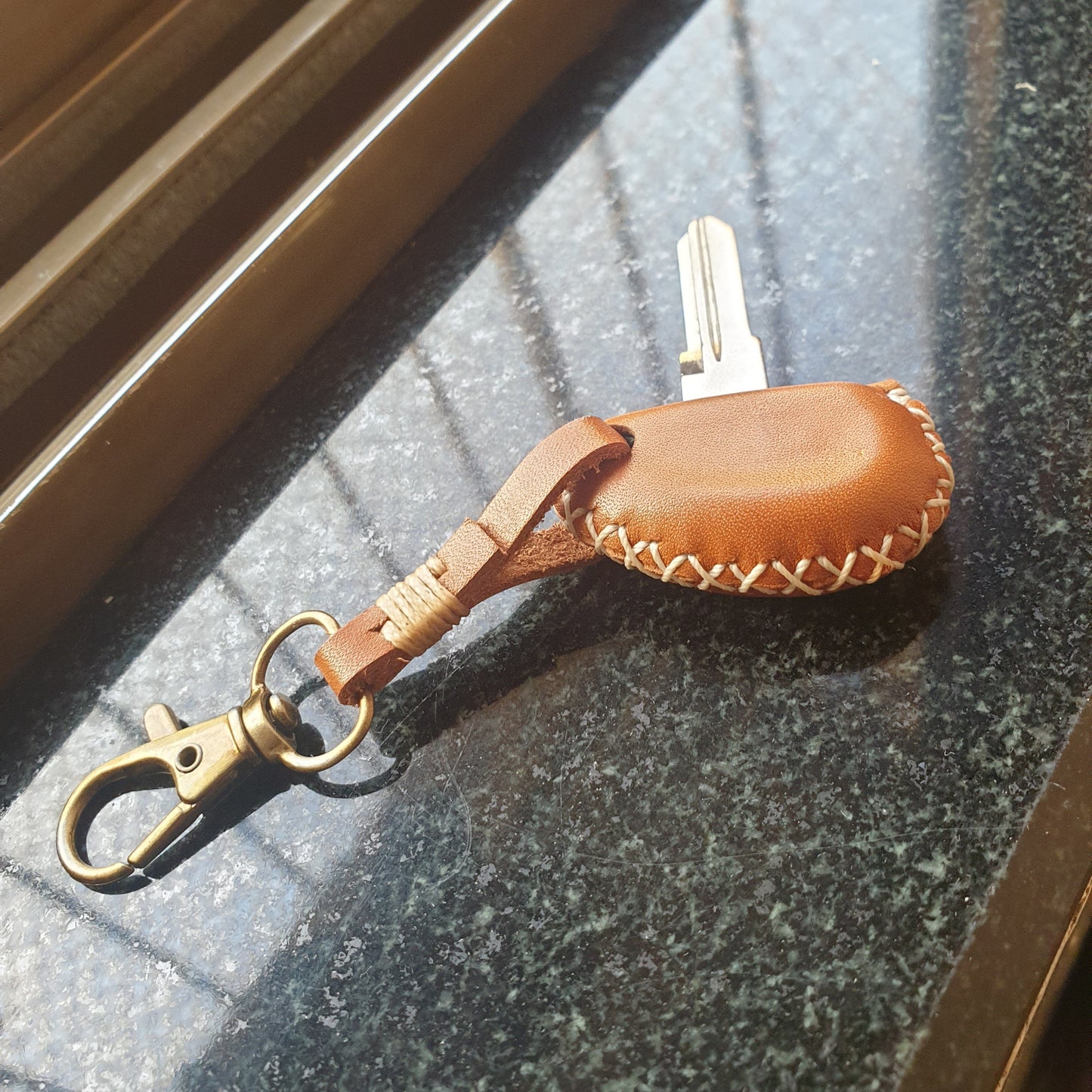 Indianleathercraft Handmade Jawa leather key cover