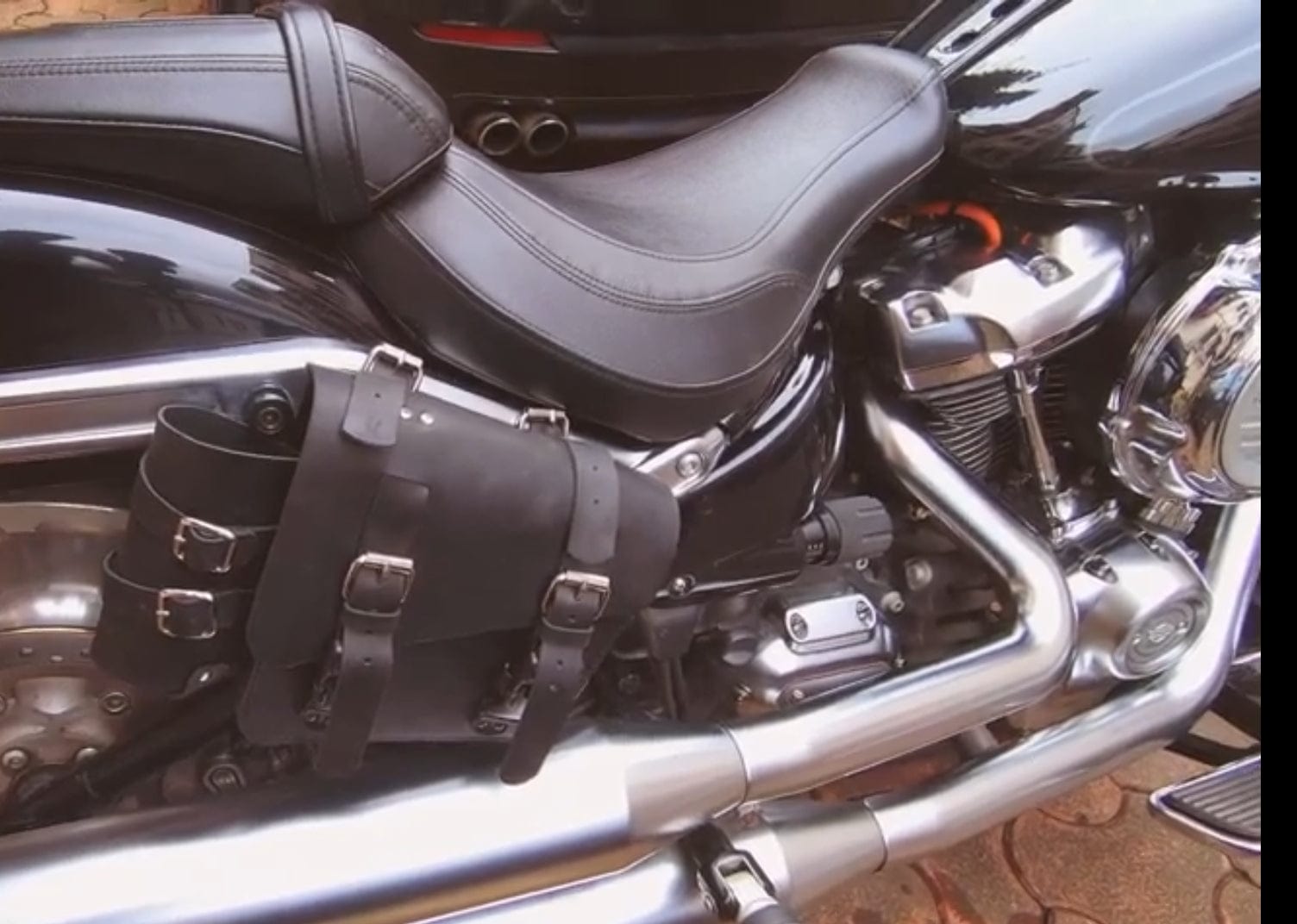 Handmade leather saddle bag for harley davidson