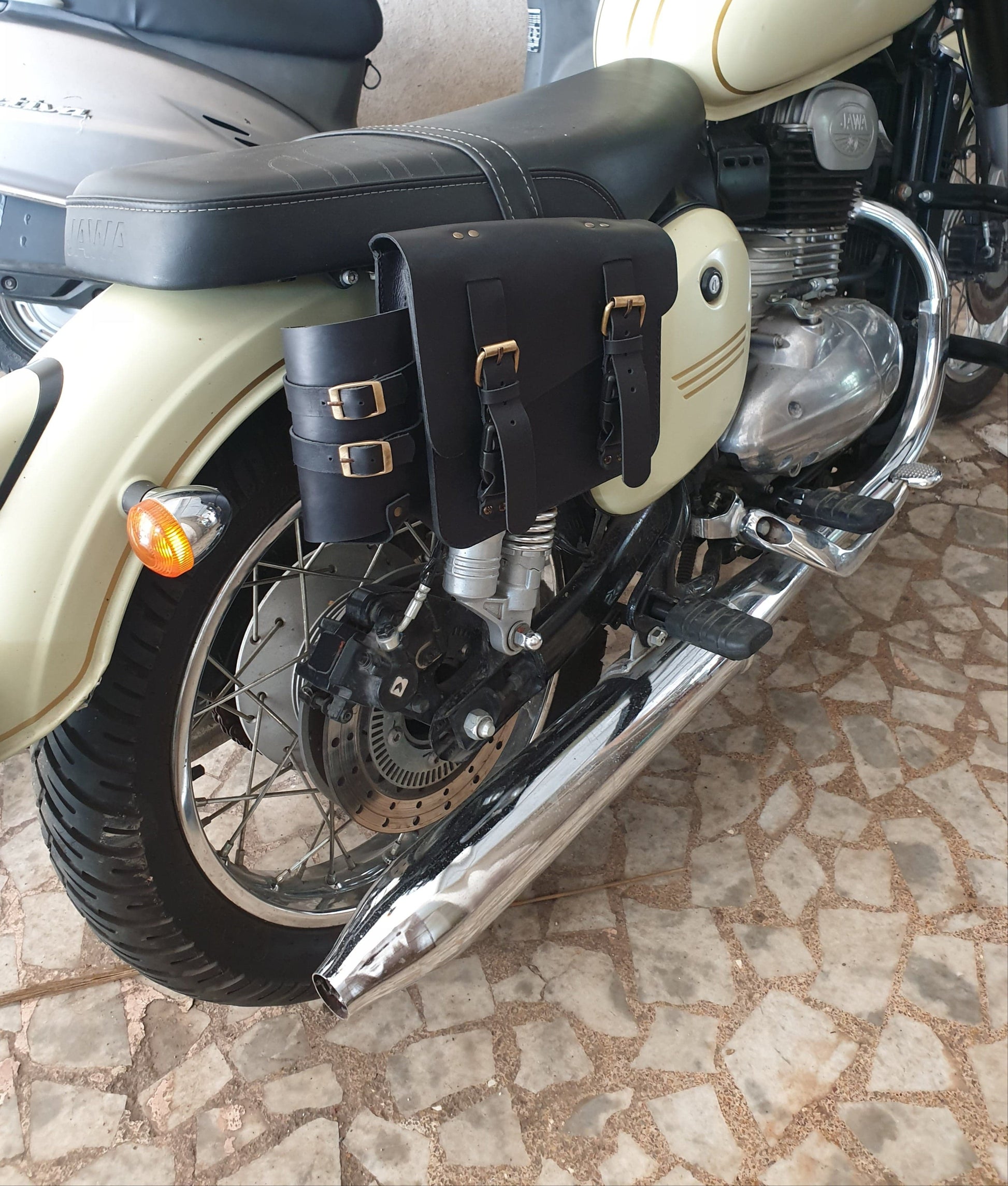 Handmade leather saddle bag Indianleathercraft