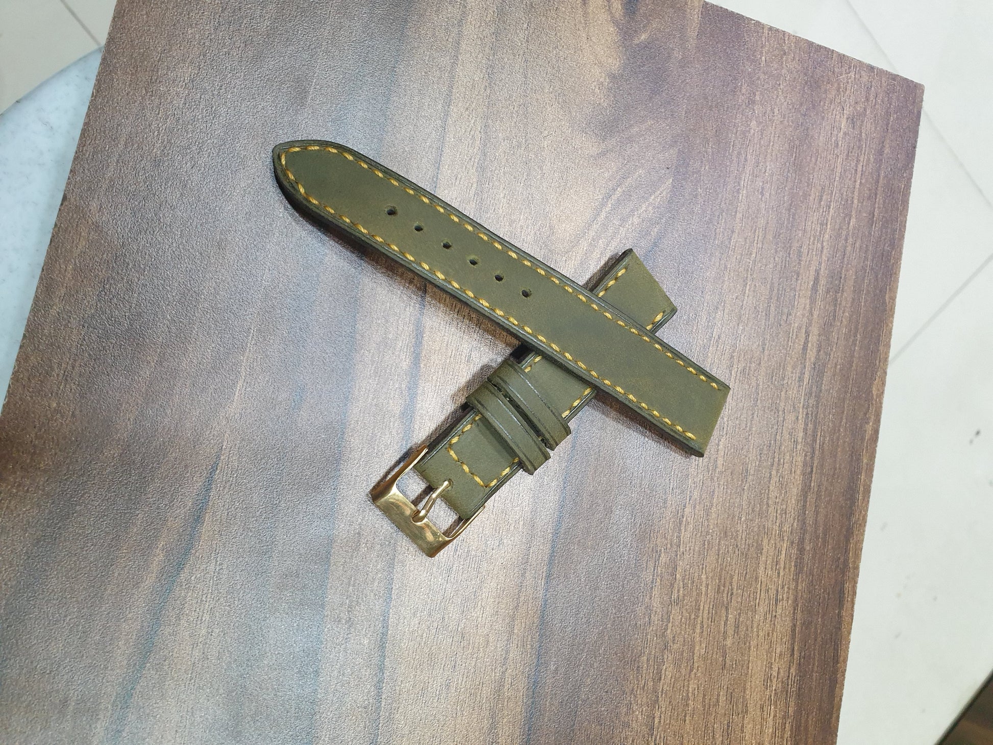 Indianleathercraft Handmade olive green leather strap