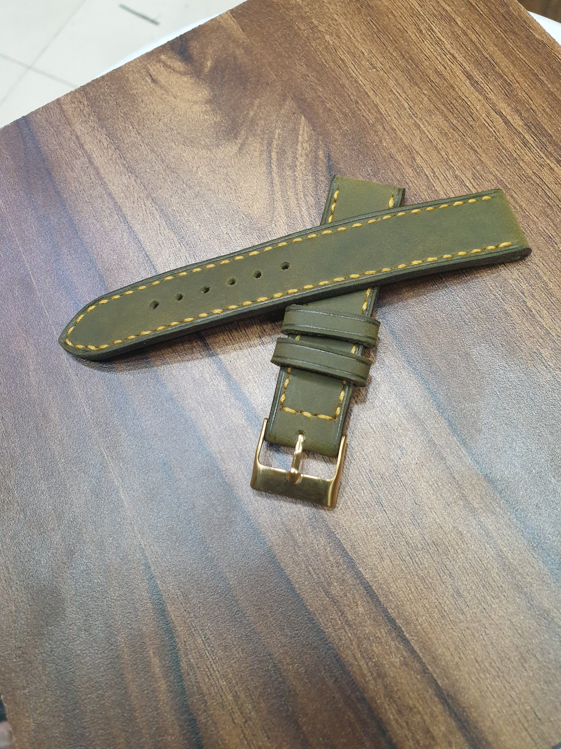 Indianleathercraft Handmade olive green leather strap