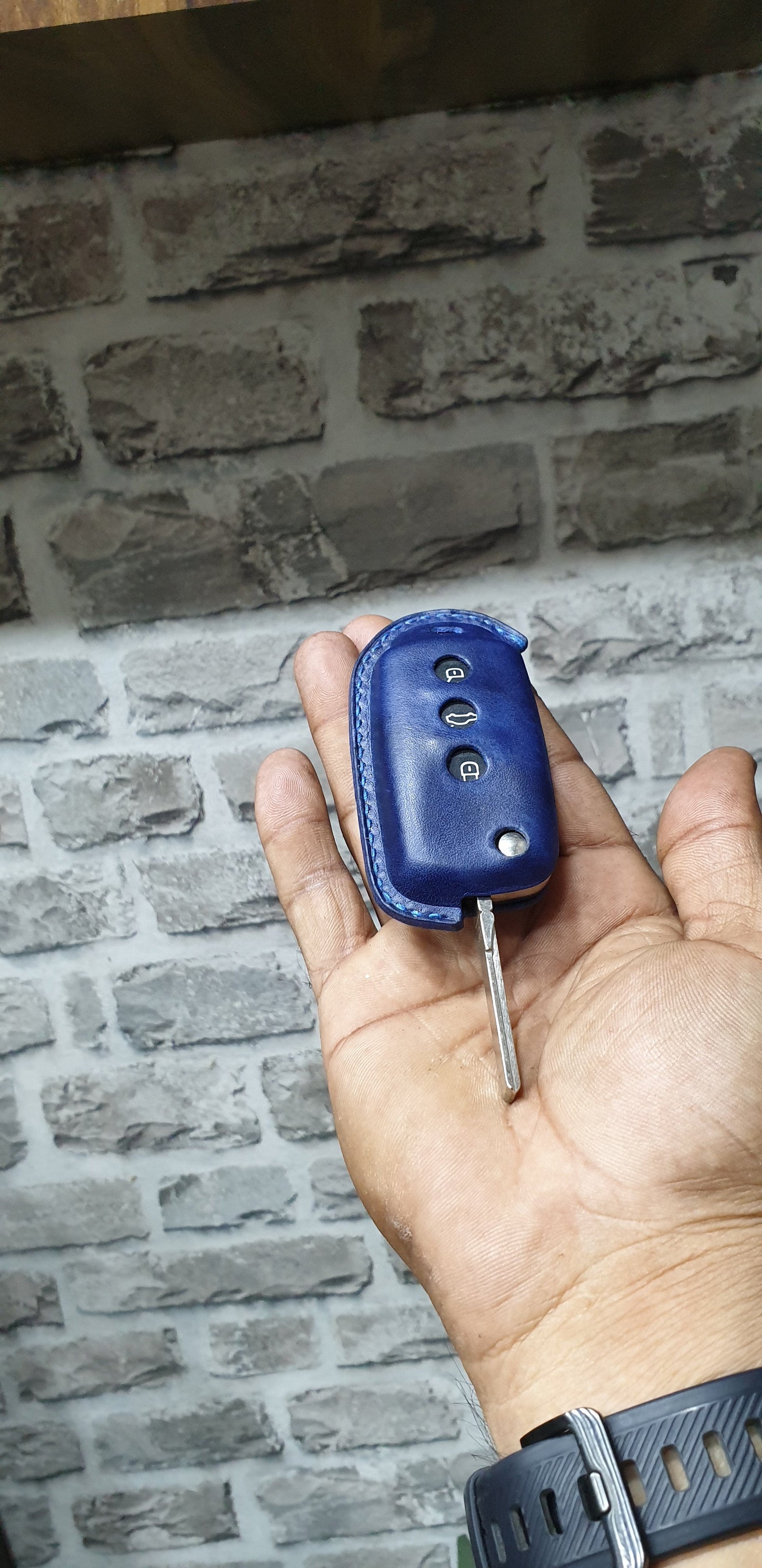 Indianleathercraft Handmade volkswagen key remote case