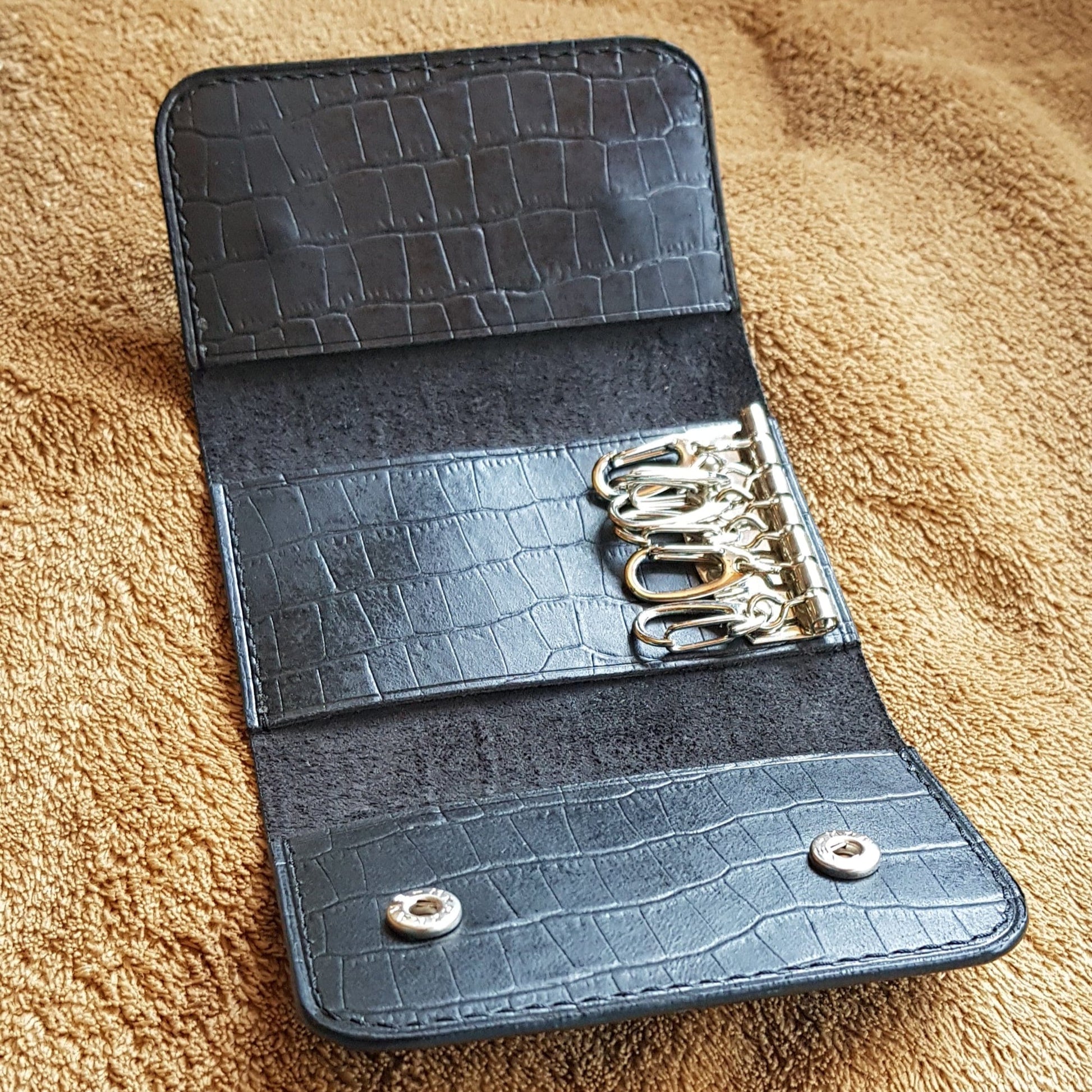Leather key pouch - Indianleathercraft