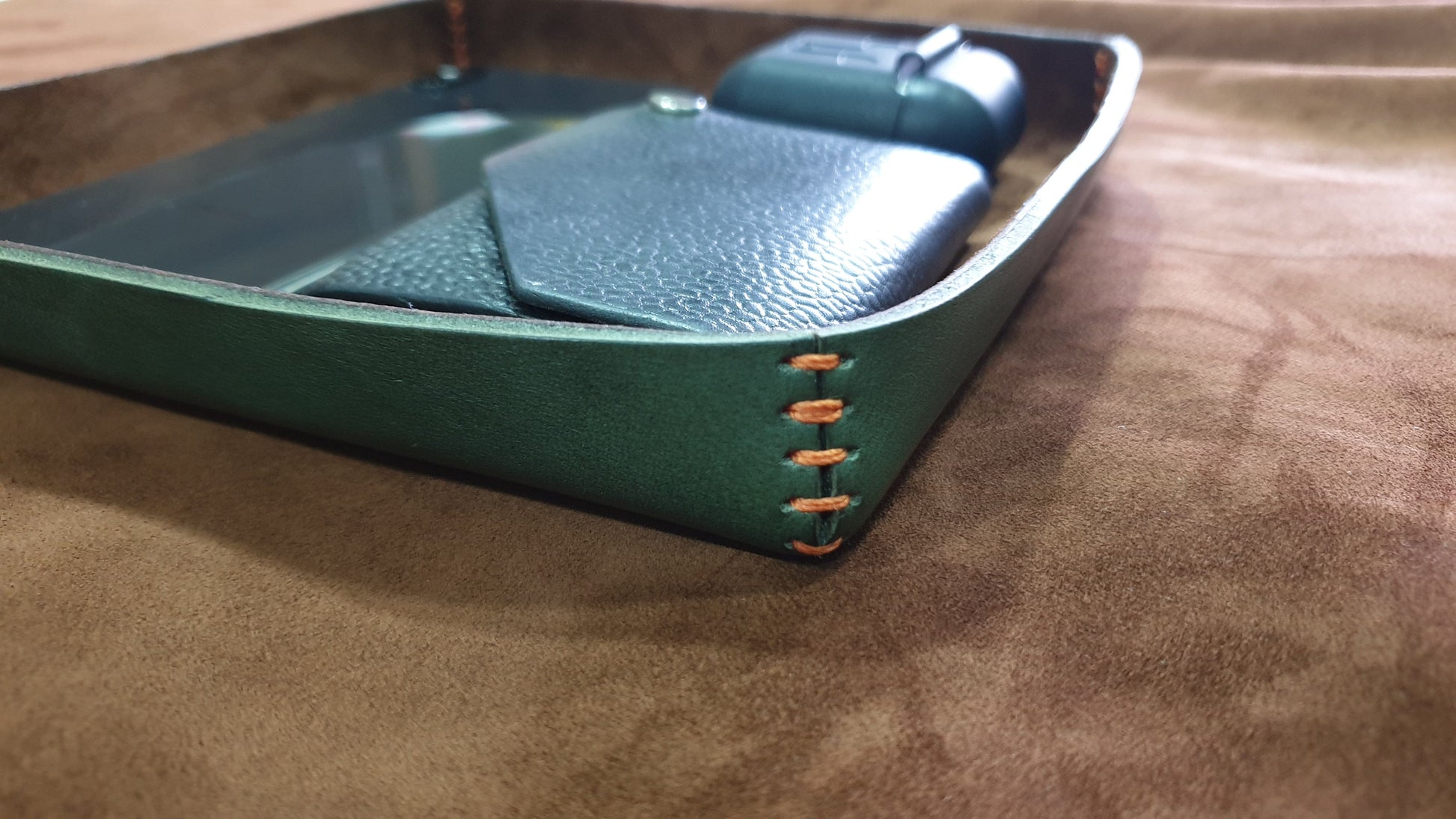 Leather tray - Indianleathercraft