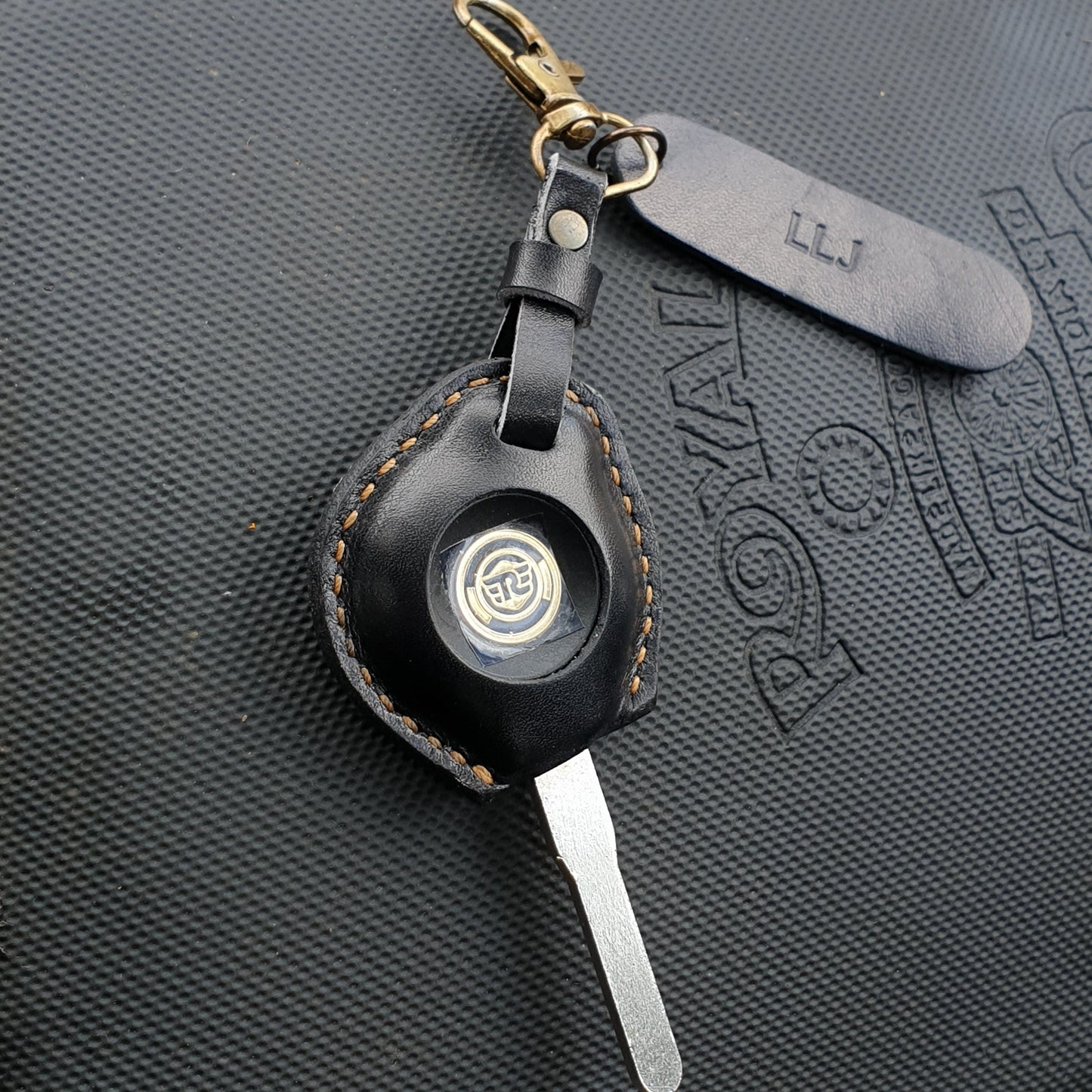 Indianleathercraft Royal enfield classic 350 keychain