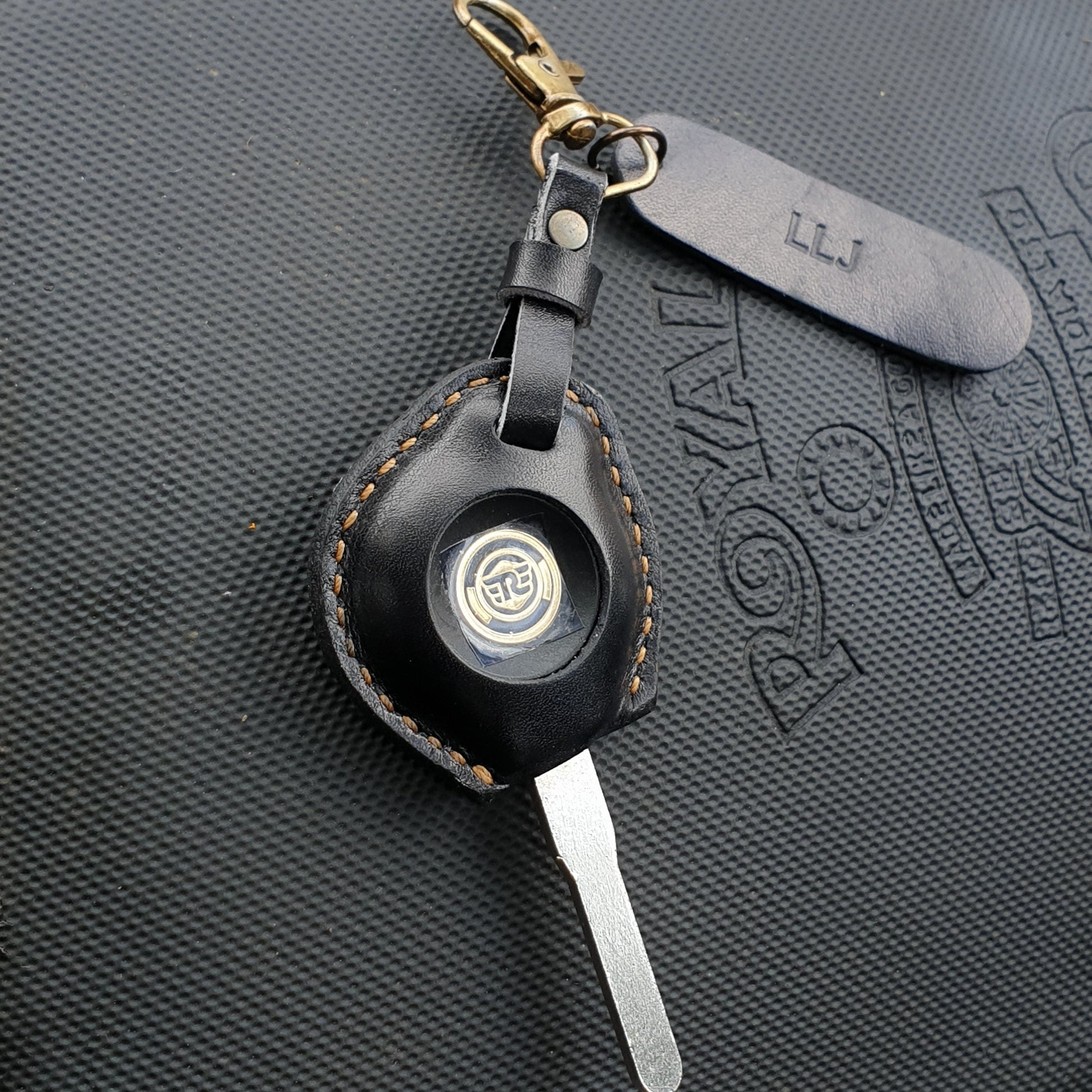 Indianleathercraft Royal enfield classic 350 keychain