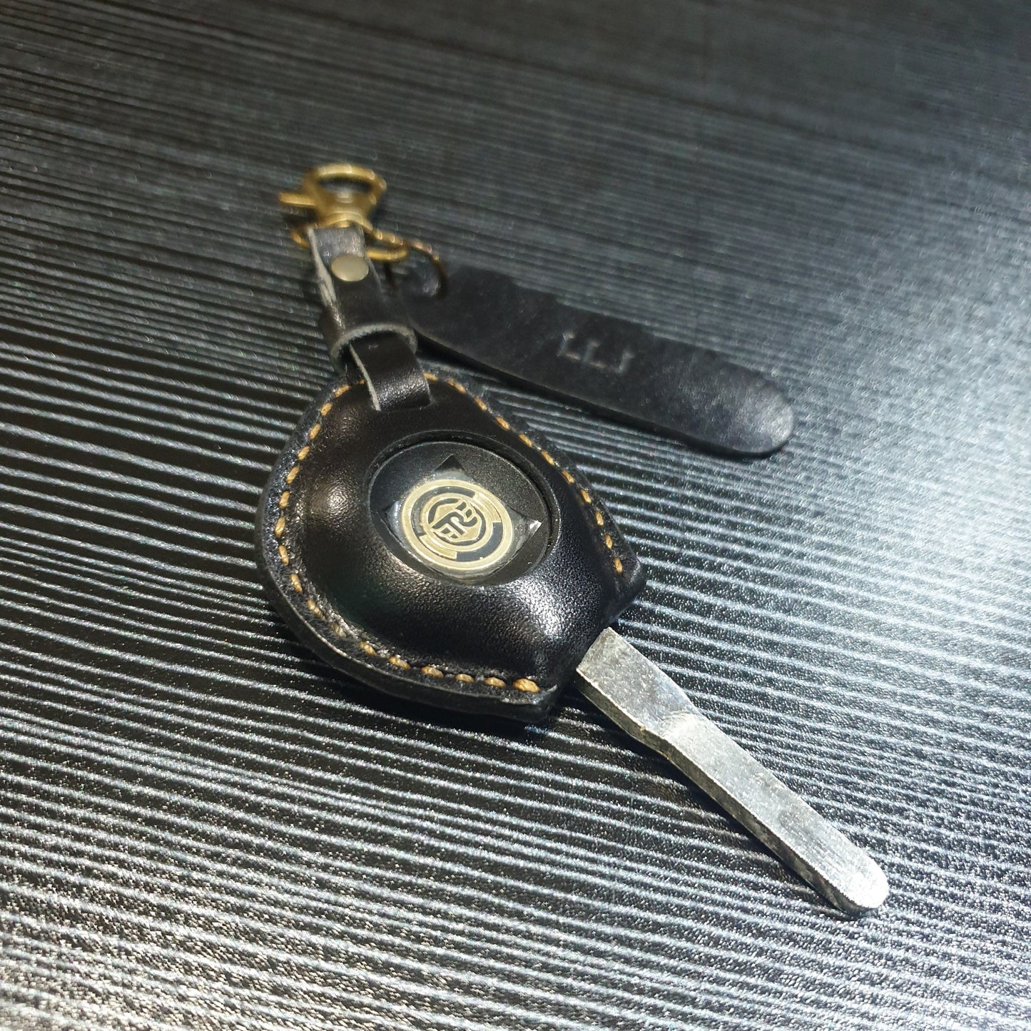 Indianleathercraft Royal Enfield Twins 650 - Interceptor 650 & Continental GT 650 leather key cover