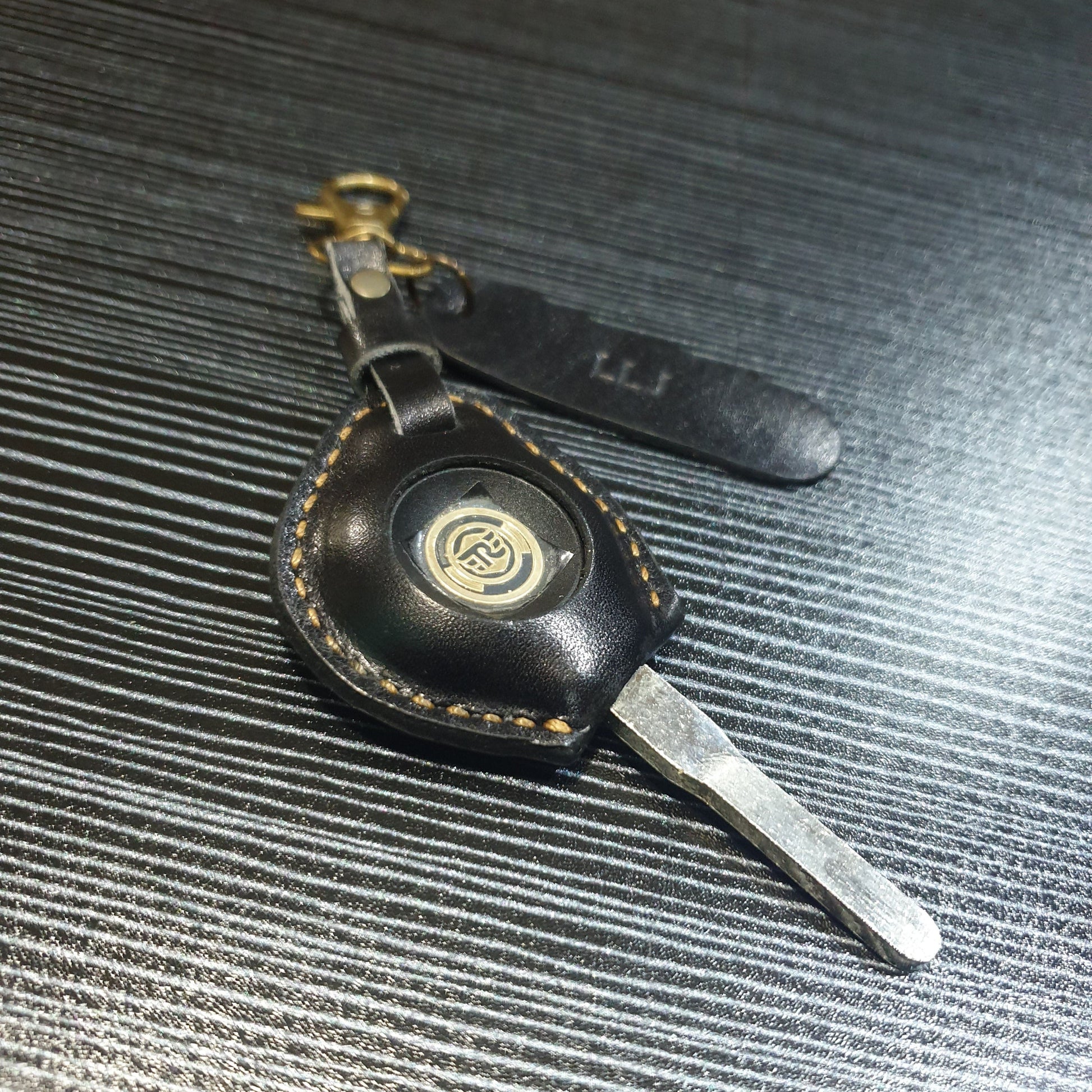 Indianleathercraft Royal Enfield Twins 650 - Interceptor 650 & Continental GT 650 leather key cover