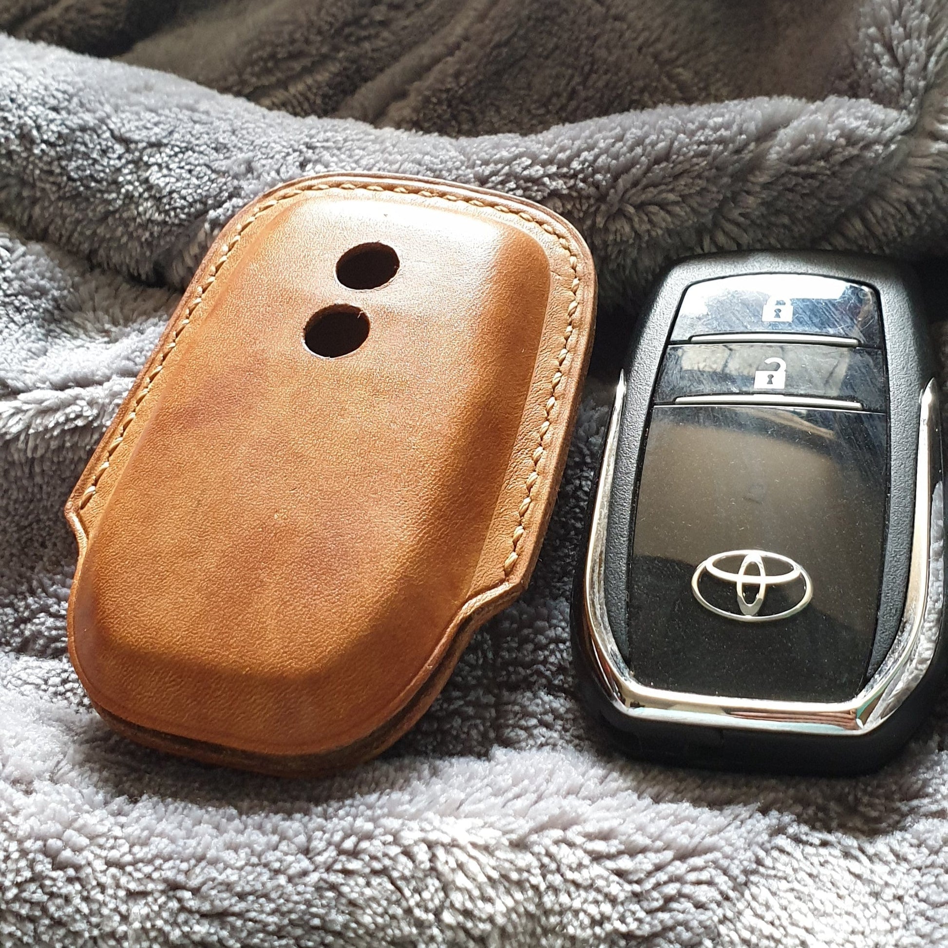 Toyota innova leather  case - Indianleathercraft